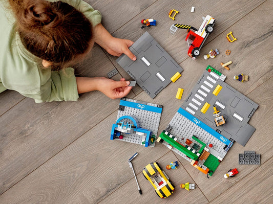 LEGO 60306 Shopping Street - City