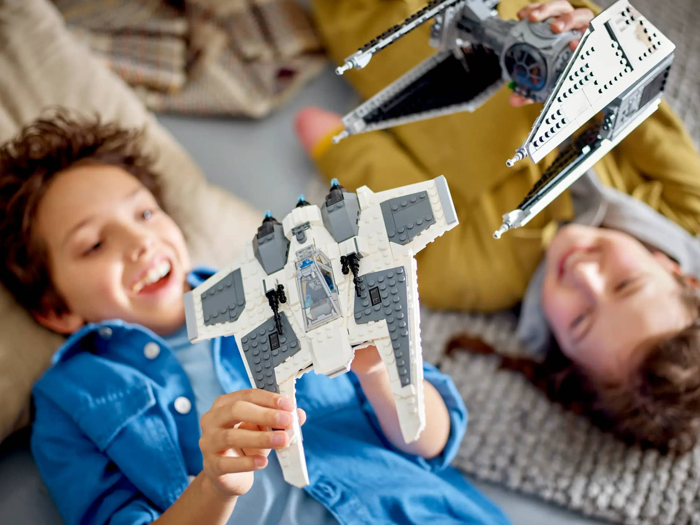 LEGO 75348 Mandalorian Fang Fighter vs. TIE Interceptor™ - Star Wars