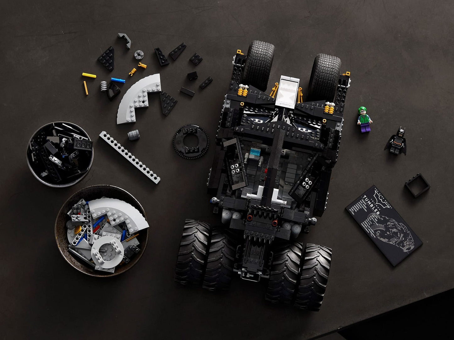 LEGO 76240 DC Batman Batmobile Tumbler  - DC Super Heroes