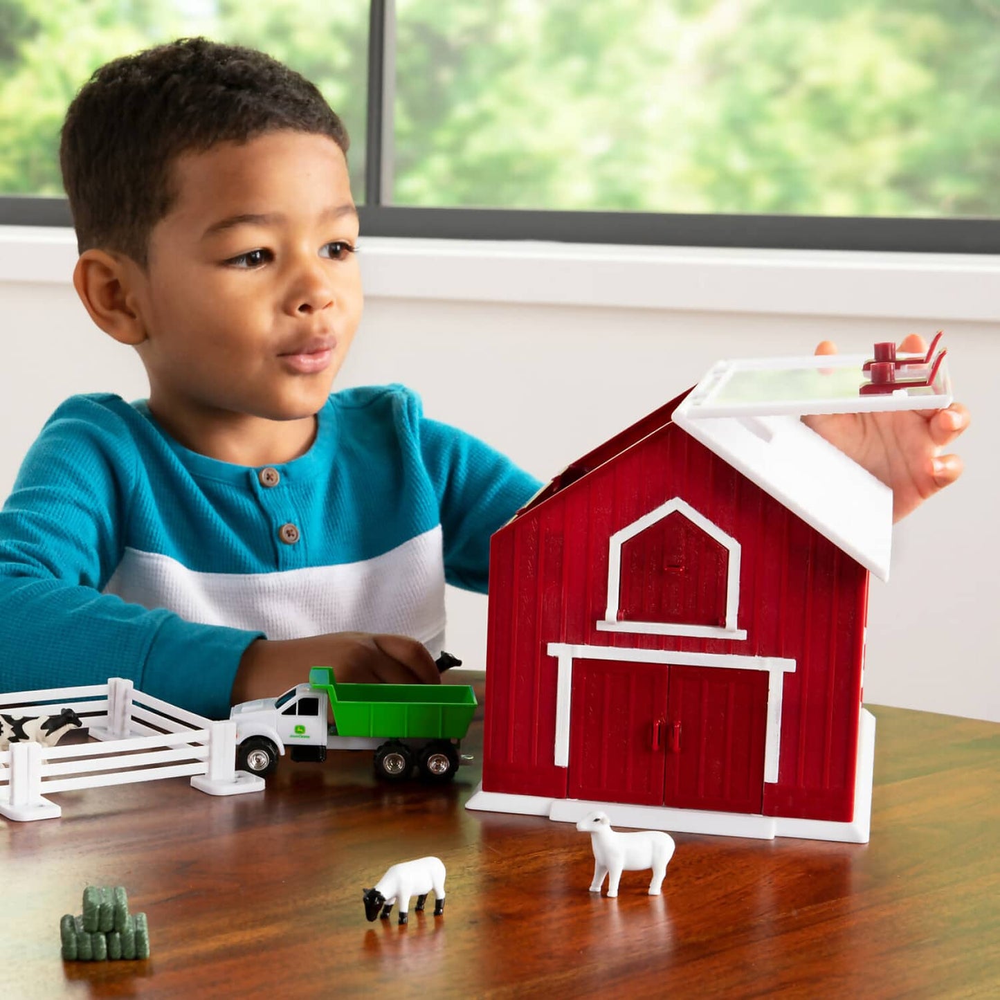 John Deere - 1:64 Scale 24 Piece Farm Playset With On-the-go Barn - Tomy