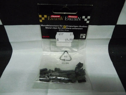 Carrera -  Evolution 1:32 - 85205 Metal Clips for Multilane Extension 25 pcs