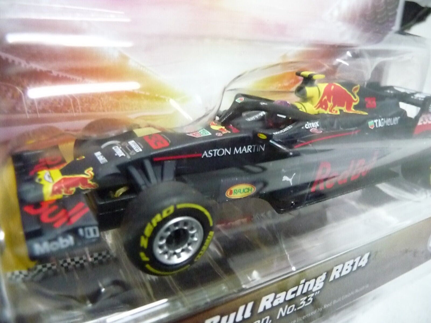 Carrera -  Go Red Bull Racing RB14 M.Verstappen No33 Scale 1:43