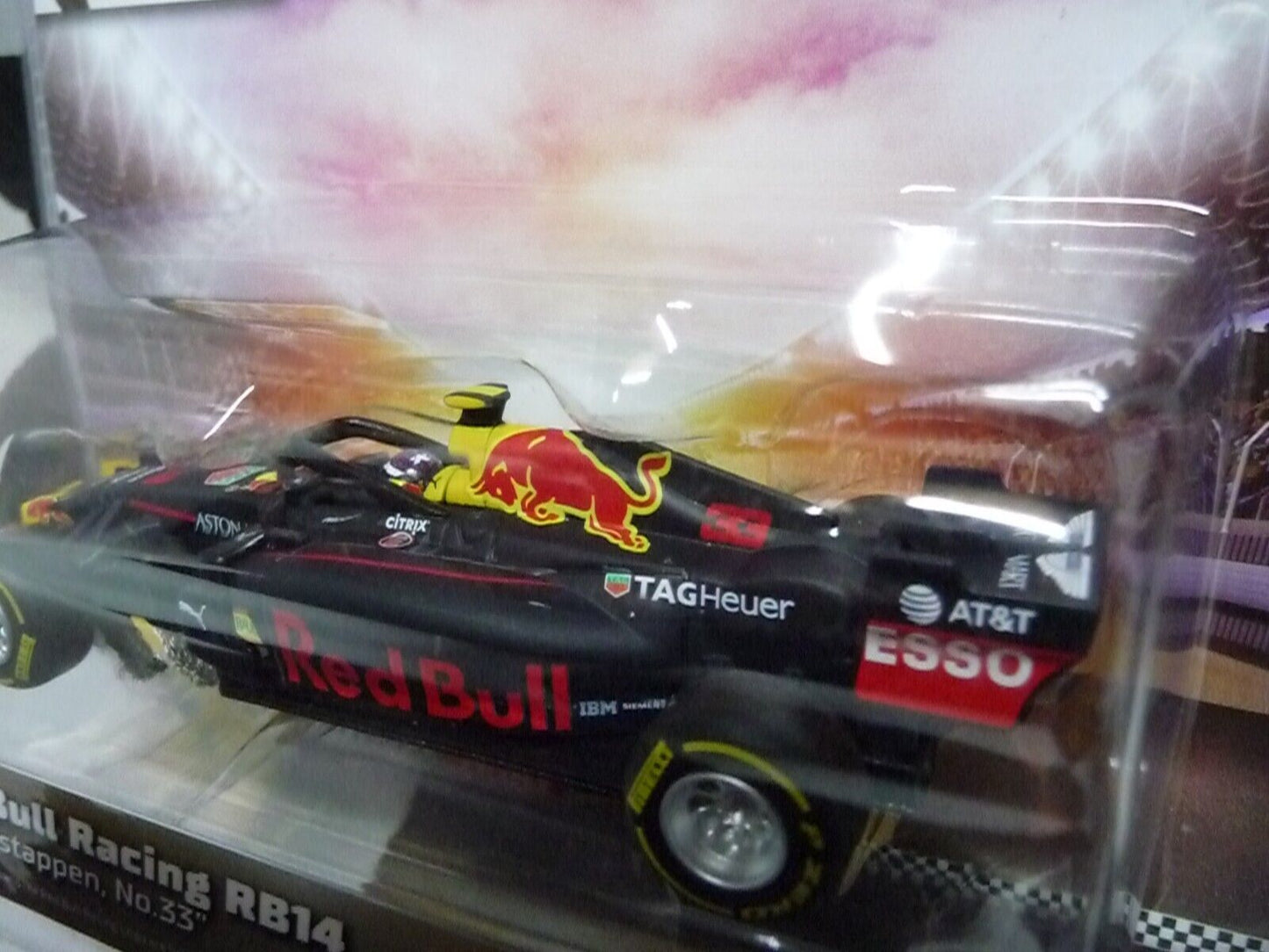 Carrera -  Go Red Bull Racing RB14 M.Verstappen No33 Scale 1:43