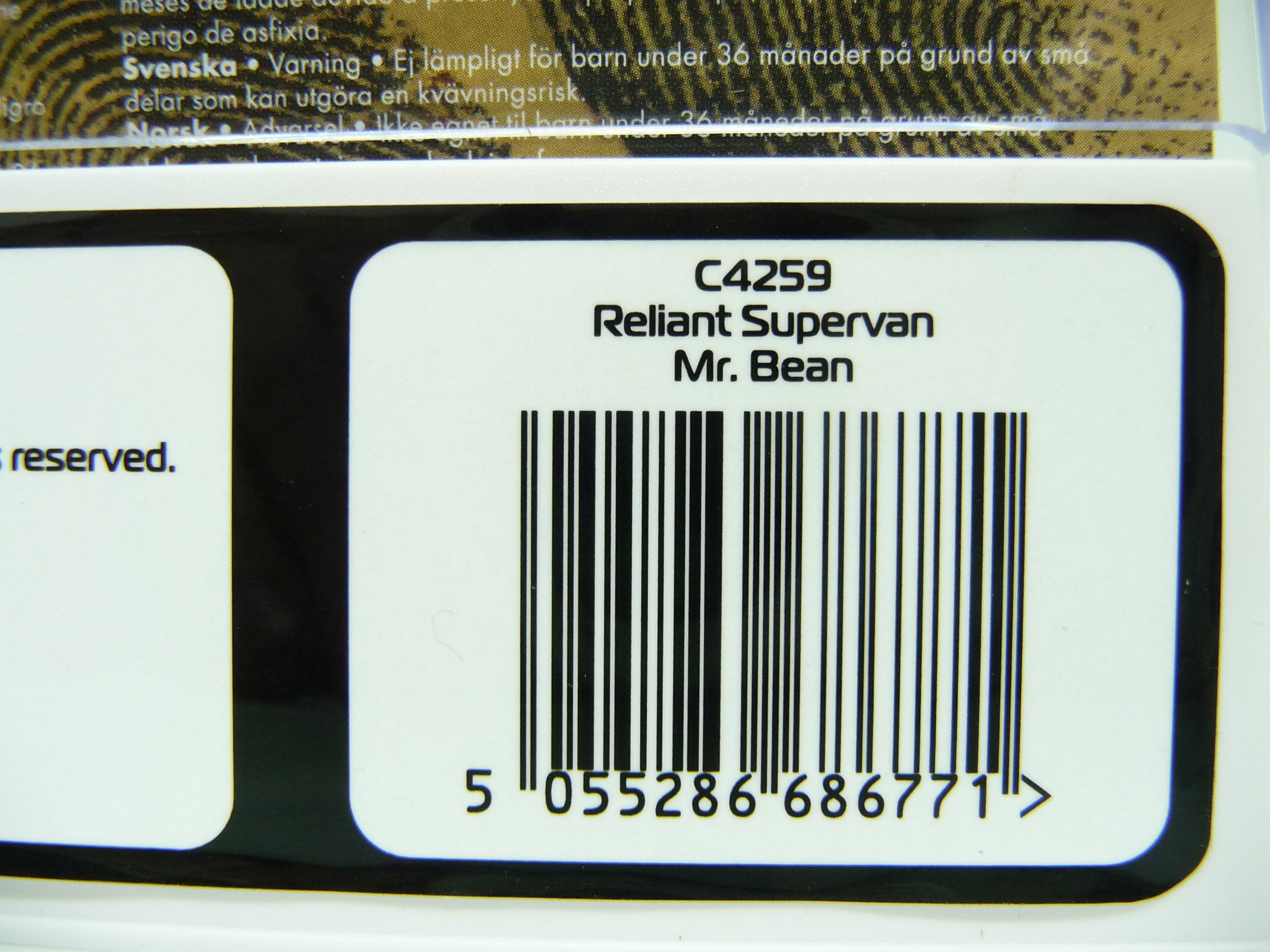 Scalextric - C4259 1:32 RELIANT REGAL SUPERVAN MR BEAN Slot Car Suit Carrera
