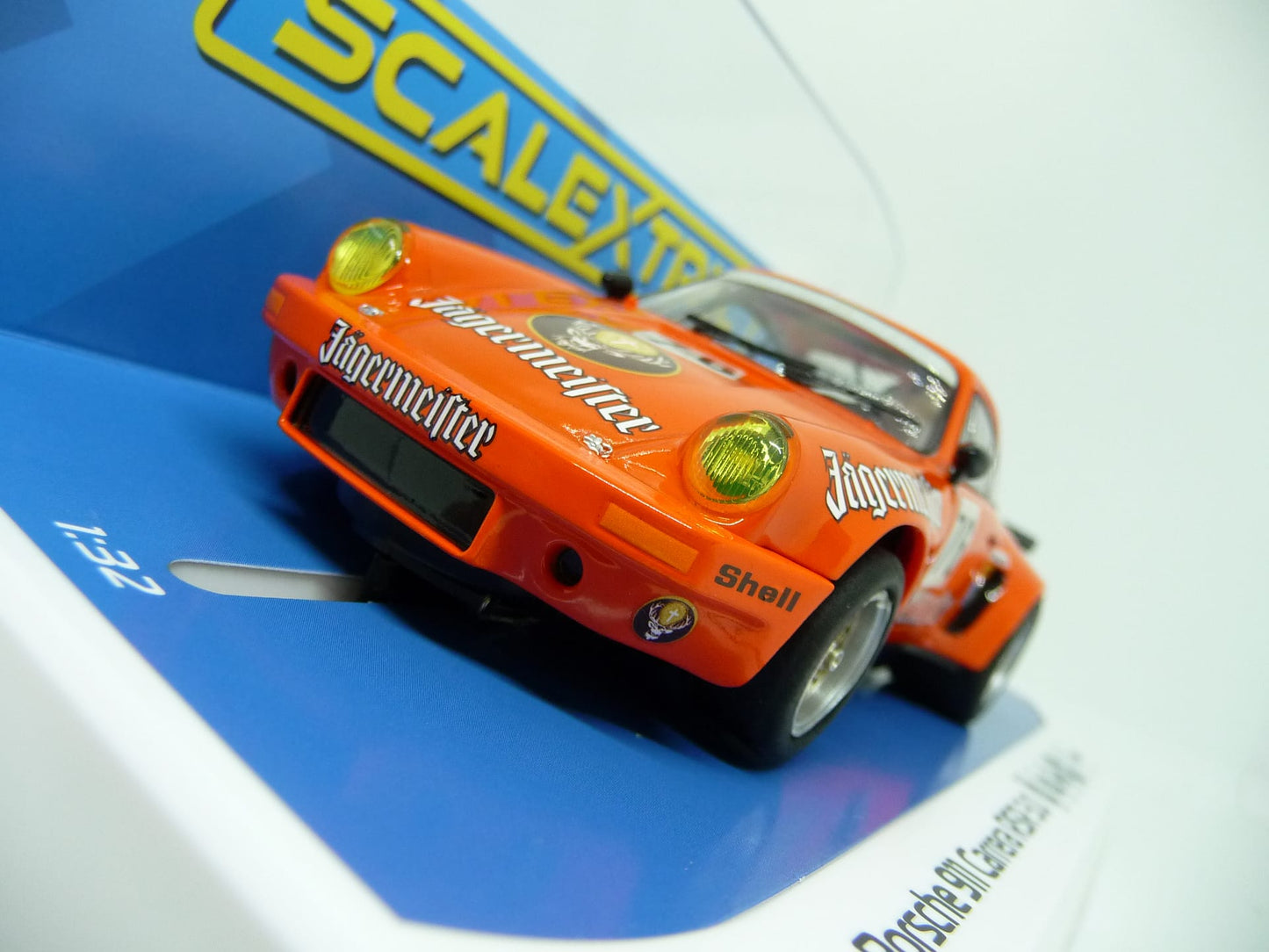 Scalextric -  C4211 1:32 Porsche 911 Carrera RSR  Slot Car Suit Carrera