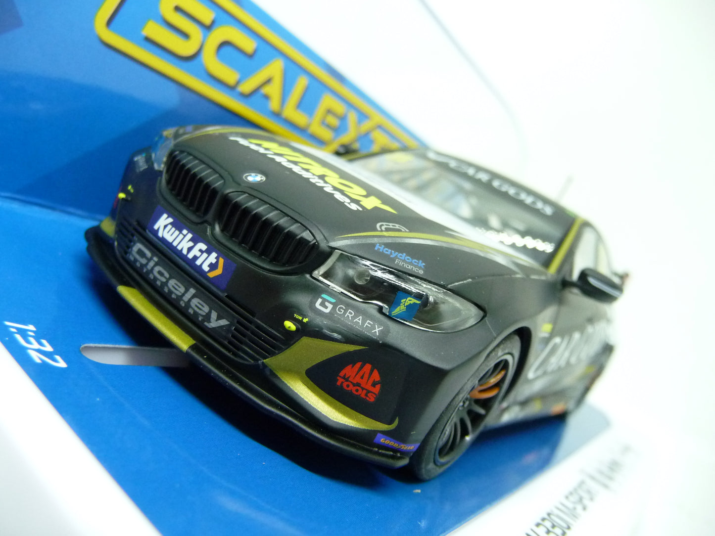 Scalextric -  C4306 BMW 330i NGTC BTCC Ciceley Motorsport #33 slot car also suits Carrera