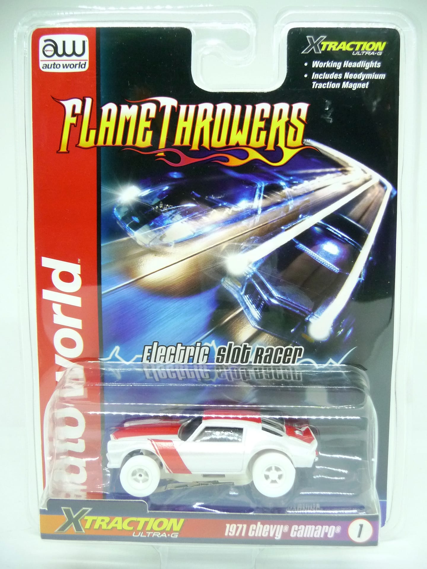 Auto World -  X-traction Flamethrowers 71 Chevy Camaro White/red