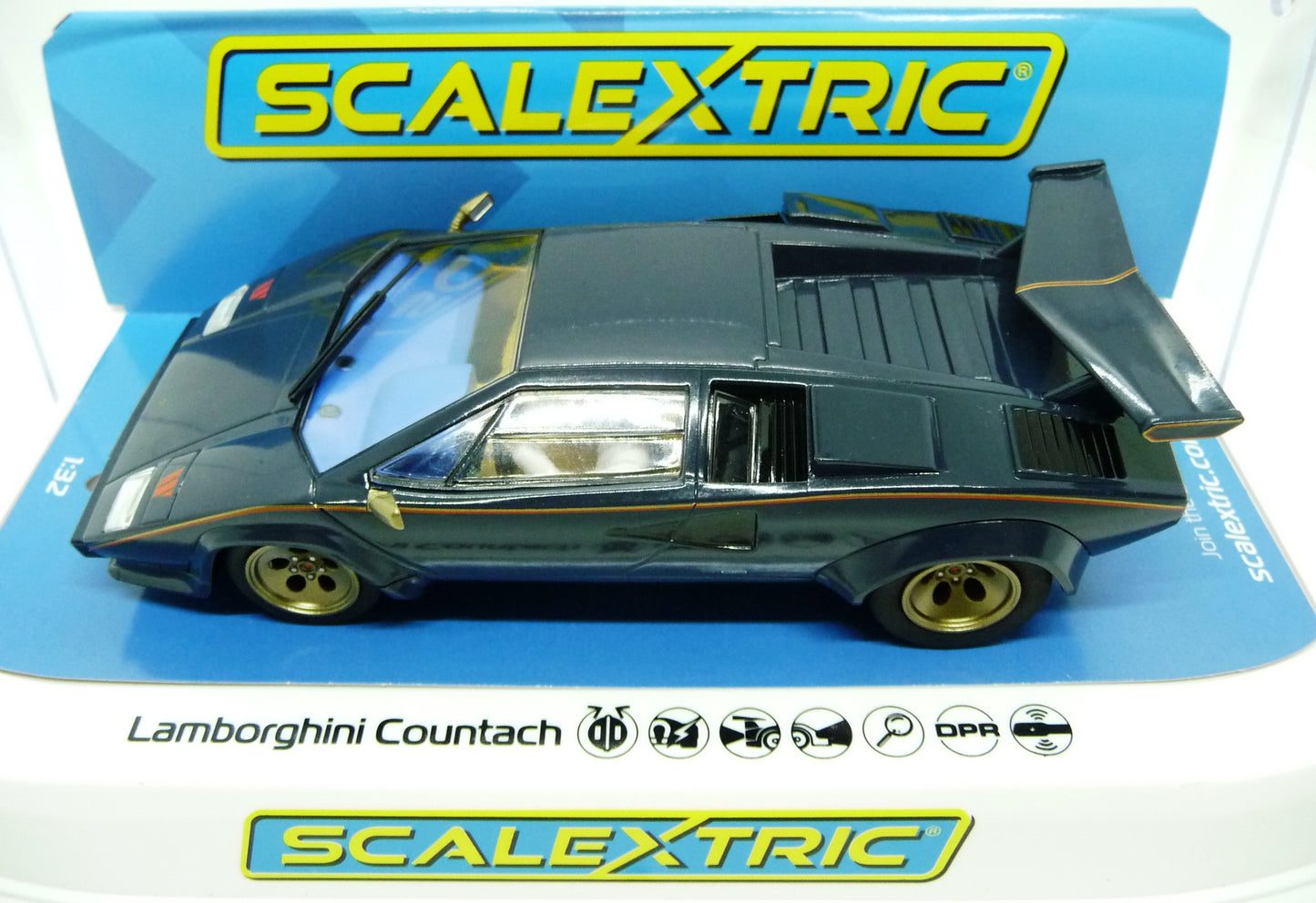 Scalextric -  C4411 Lamborghini Countach - Blue+ Gold