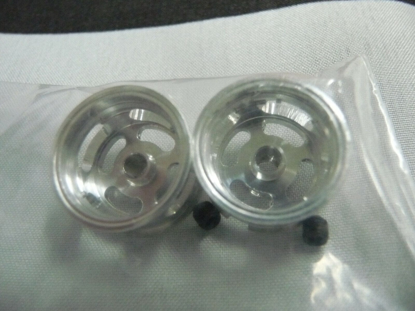 RevoSlot -  RS-214 RevoSlot Front Racing Light Wheels