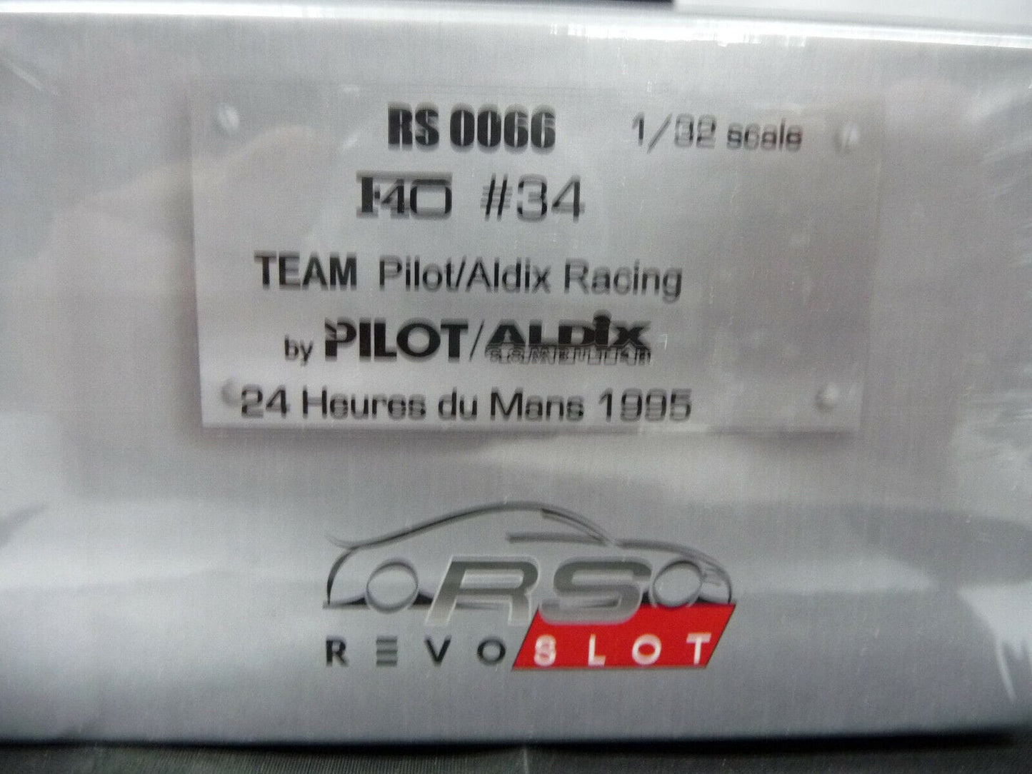 Revoslot -  1:32 RS0066 Ferrari F40 Pilot/Aldix Racing No.34 Scalextric/Carrera
