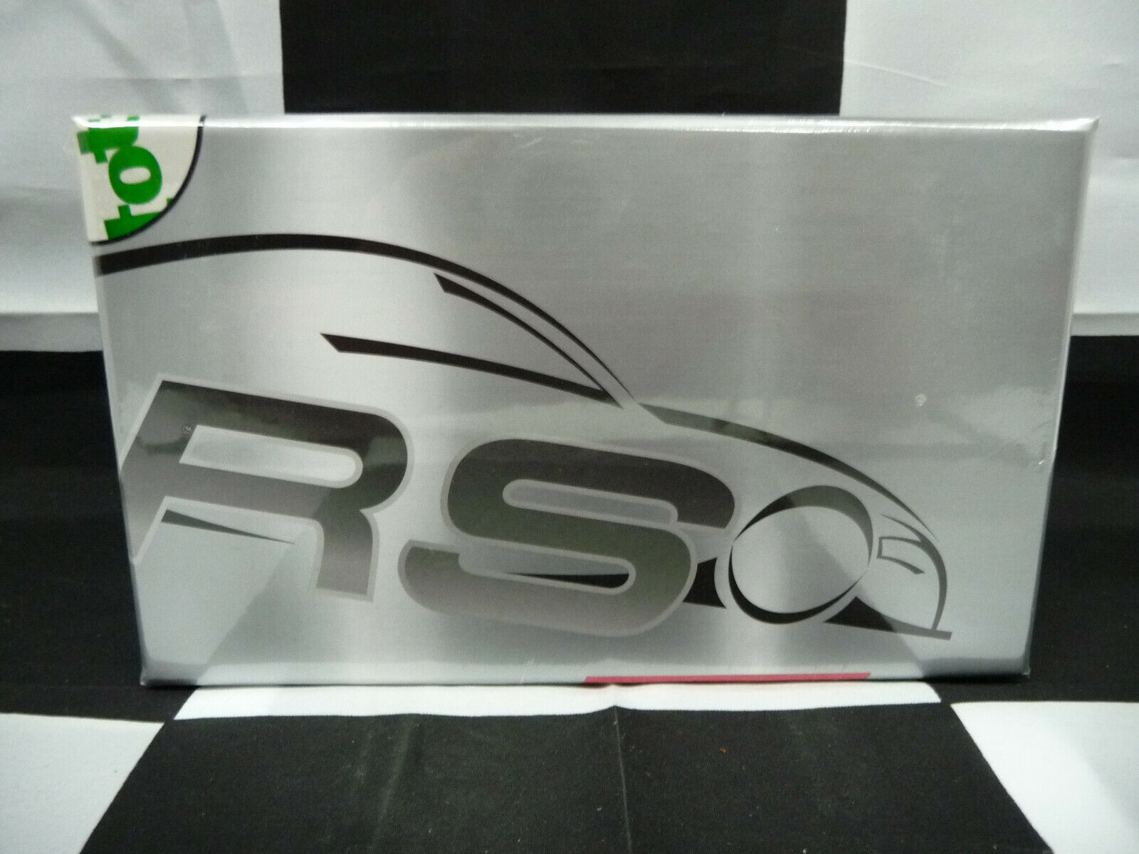 Revoslot - 1:32 RS0068 Ferrari F40 Strandell/Obermaier Racing slot car also suits Scalex/Carrera