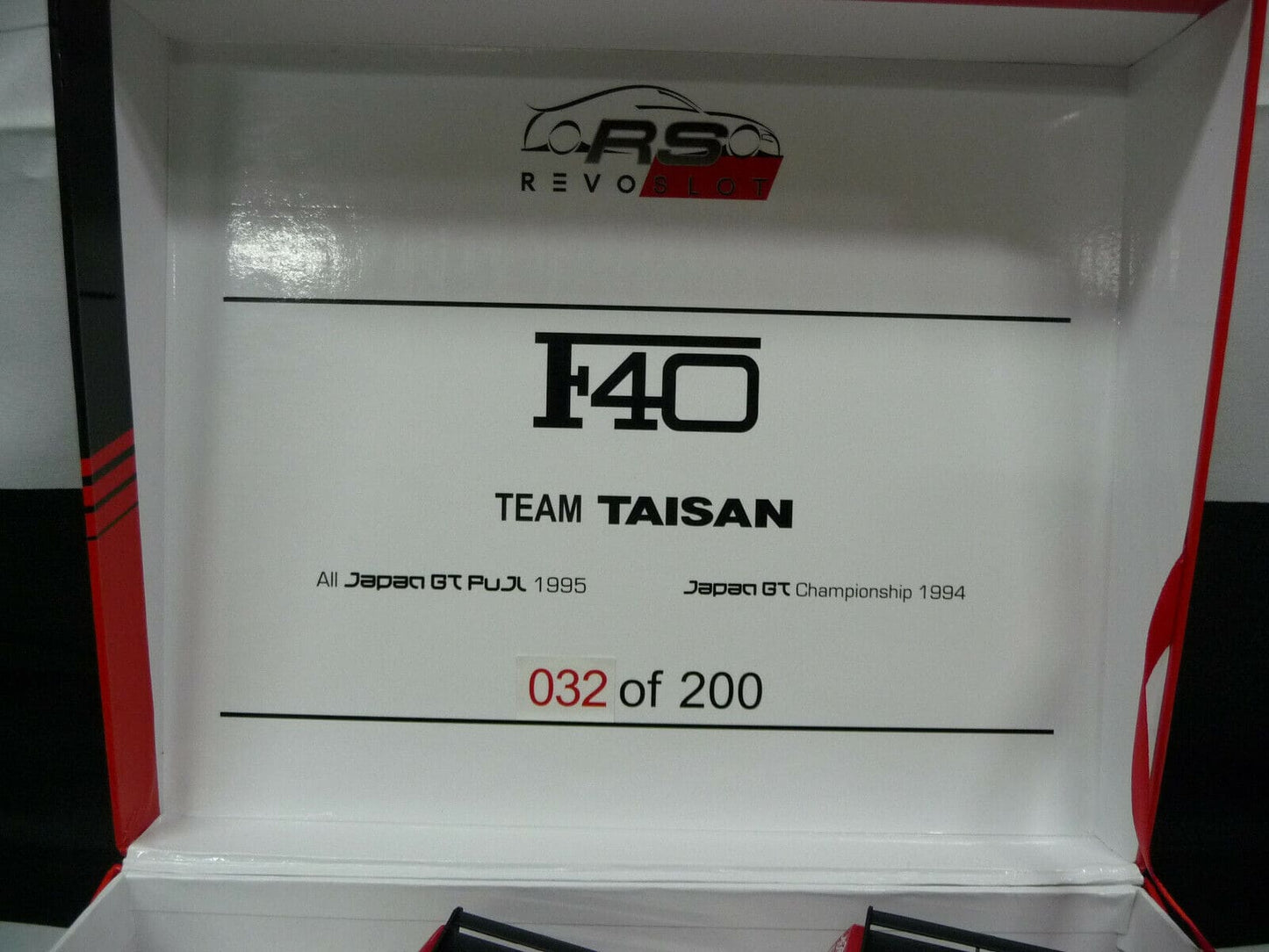 Revoslot -  1:32 RS0099 Ferrari F40 TEAM TAISAN Twin Pack No34 No.40 Scalex/Carr