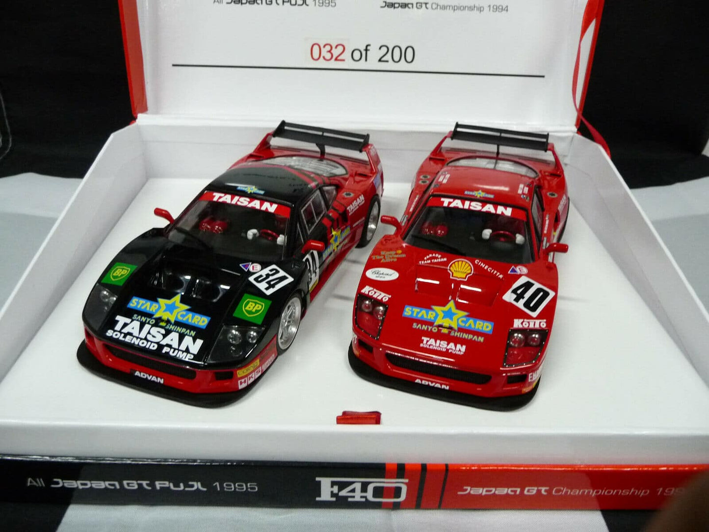 Revoslot -  1:32 RS0099 Ferrari F40 TEAM TAISAN Twin Pack No34 No.40 Scalex/Carr