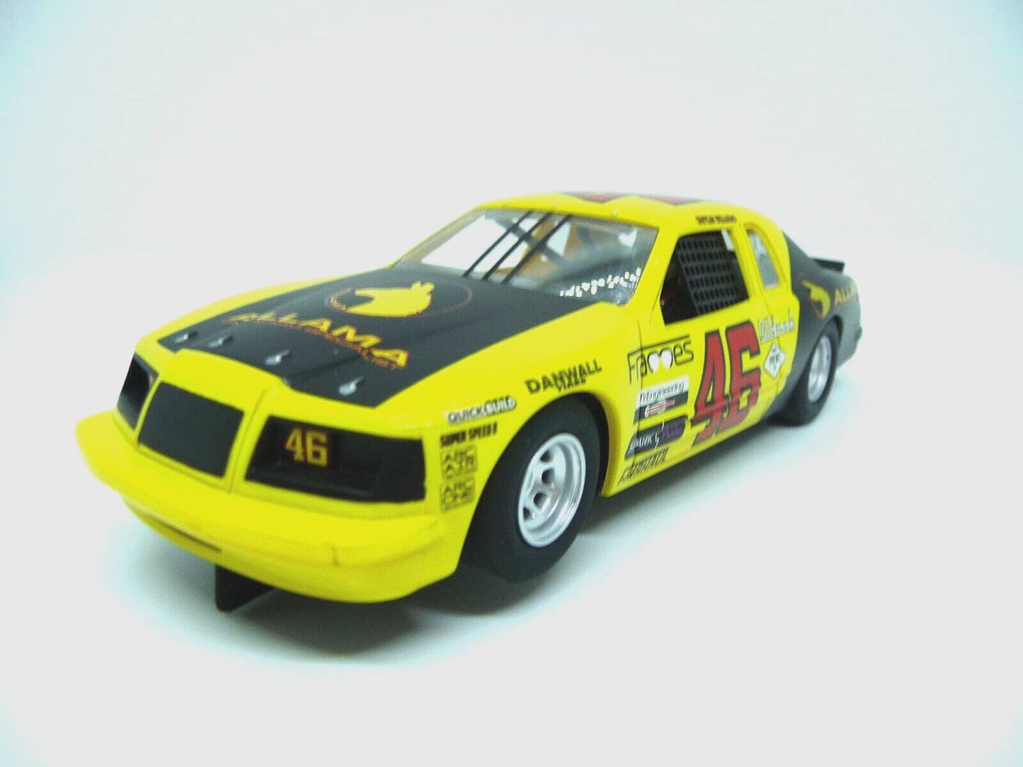 Scalextric -  C4088 1:32 FORD THUNDERBIRD YELLOW BLACK #46 Slot Car Suit Carrera