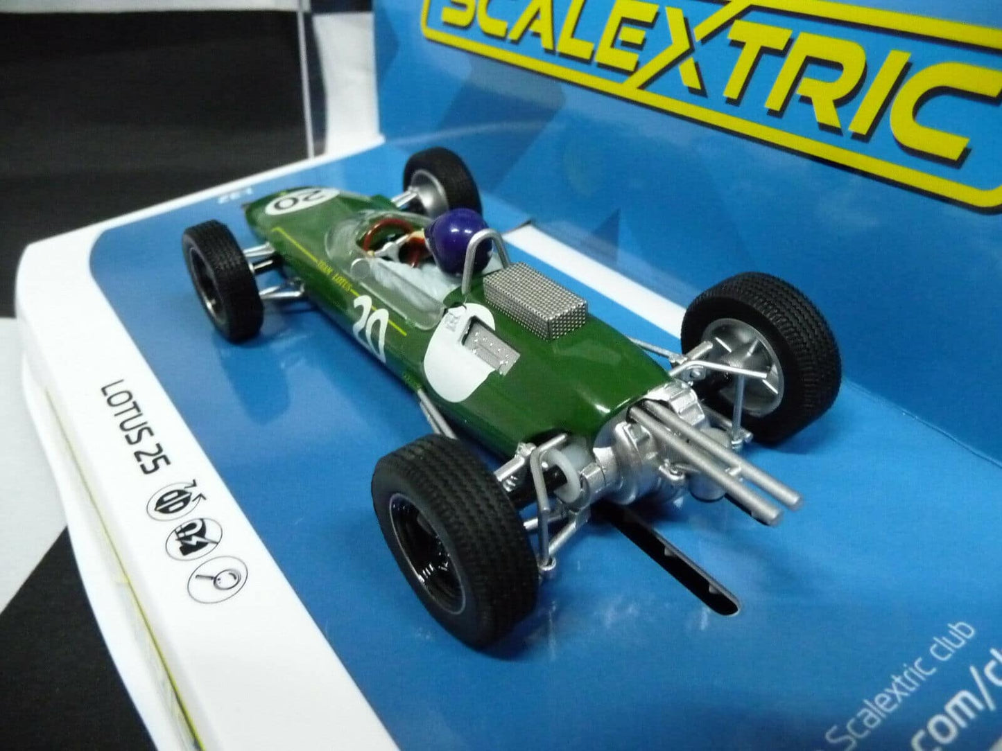 Scalextric -  C4195 1:32 Lotus 25 British  1962 Jim Clark Slot car suit Carrera