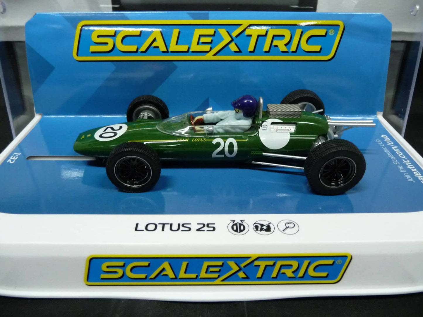 Scalextric -  C4195 1:32 Lotus 25 British  1962 Jim Clark Slot car suit Carrera