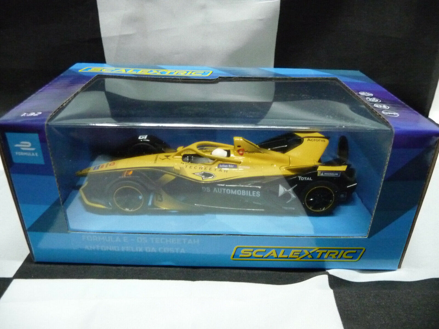 Scalextric -  C4230 1:32 Formula E - DS Techeetah AntonioFelixDaCosta slot car also suits Carrera