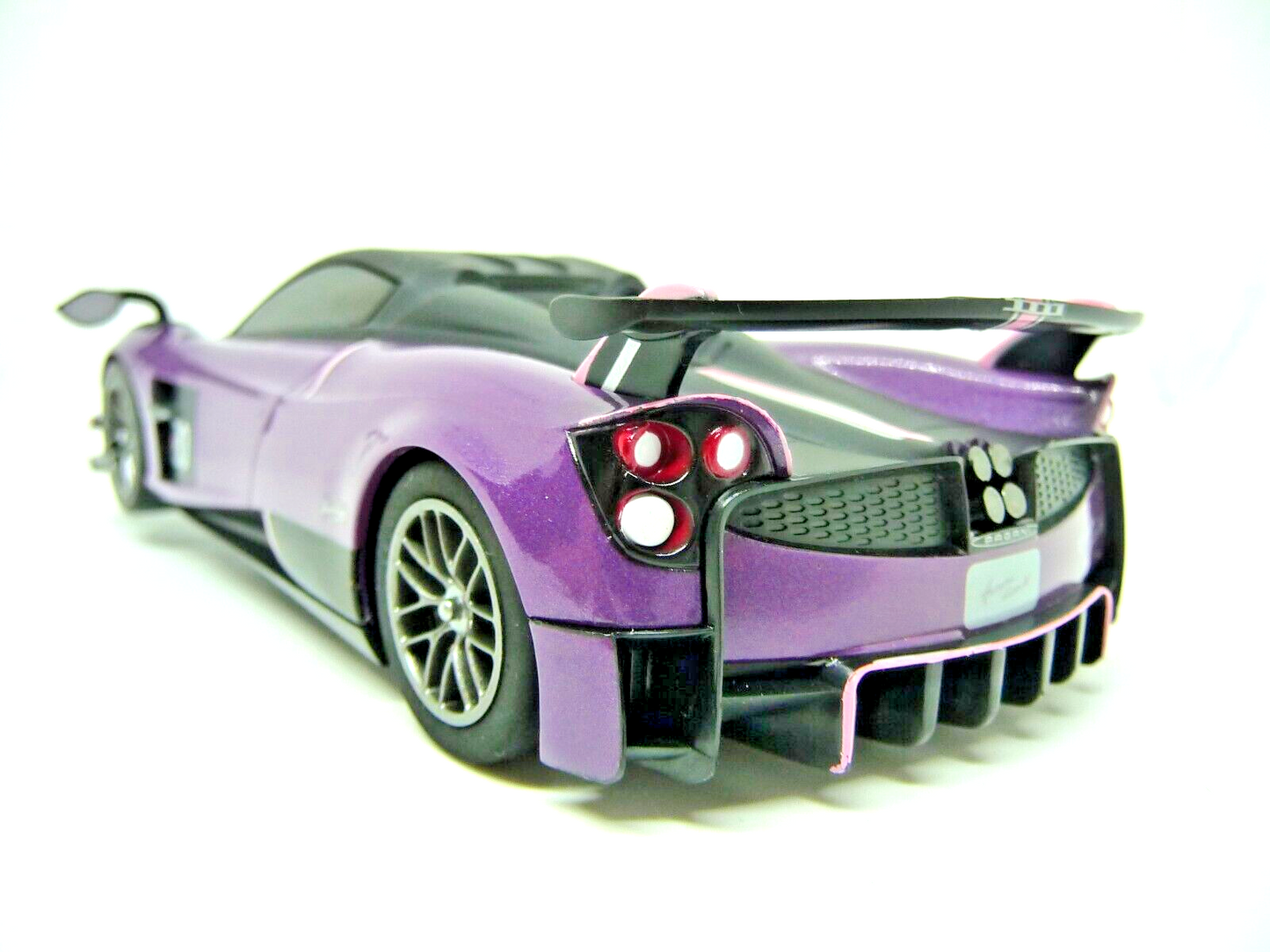 Scalextric -  C4248 1:32 PAGANI HUAYRA ROADSTER DRAGO VIOLA Slot Car Suit Carrera