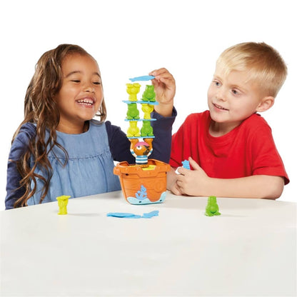 TOMY -  - Pile Up Pirates Game - Tomy
