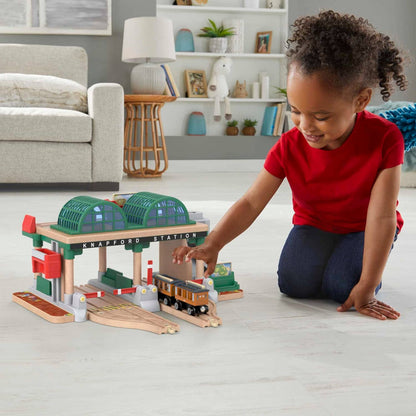 Thomas & Friends -  Wooden Railway Knapford Station Passenger Pickup Playset
