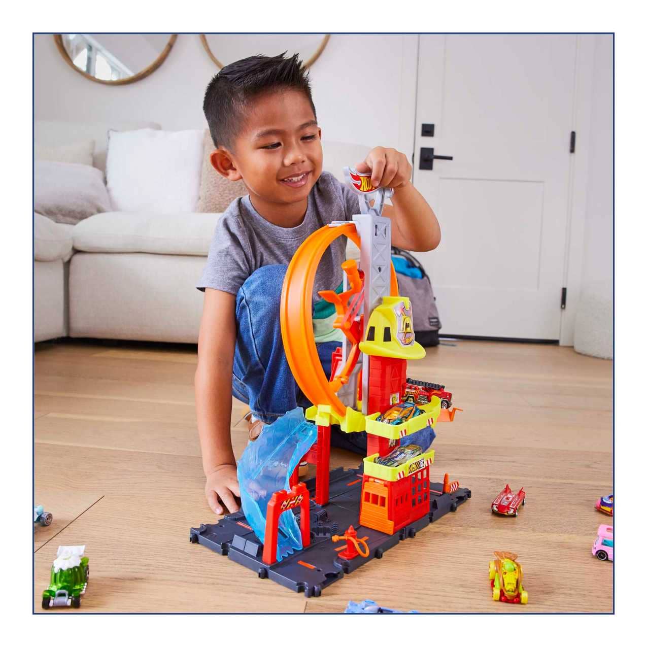 Hot Wheels - ® - City Super Loop Fire Station