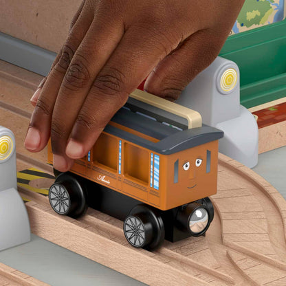 Thomas & Friends -  Wooden Railway Knapford Station Passenger Pickup Playset