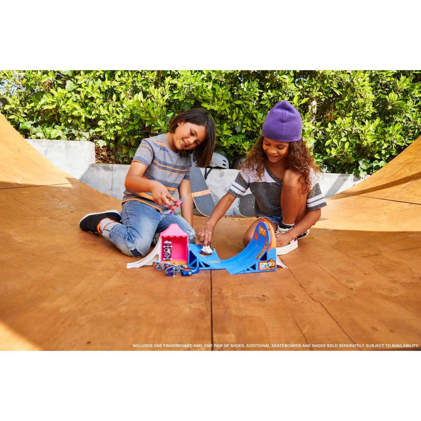 Hot Wheels - ® - Skate Amusement Park Skate Set With Fingerboard & Pair Of Skate Shoes
