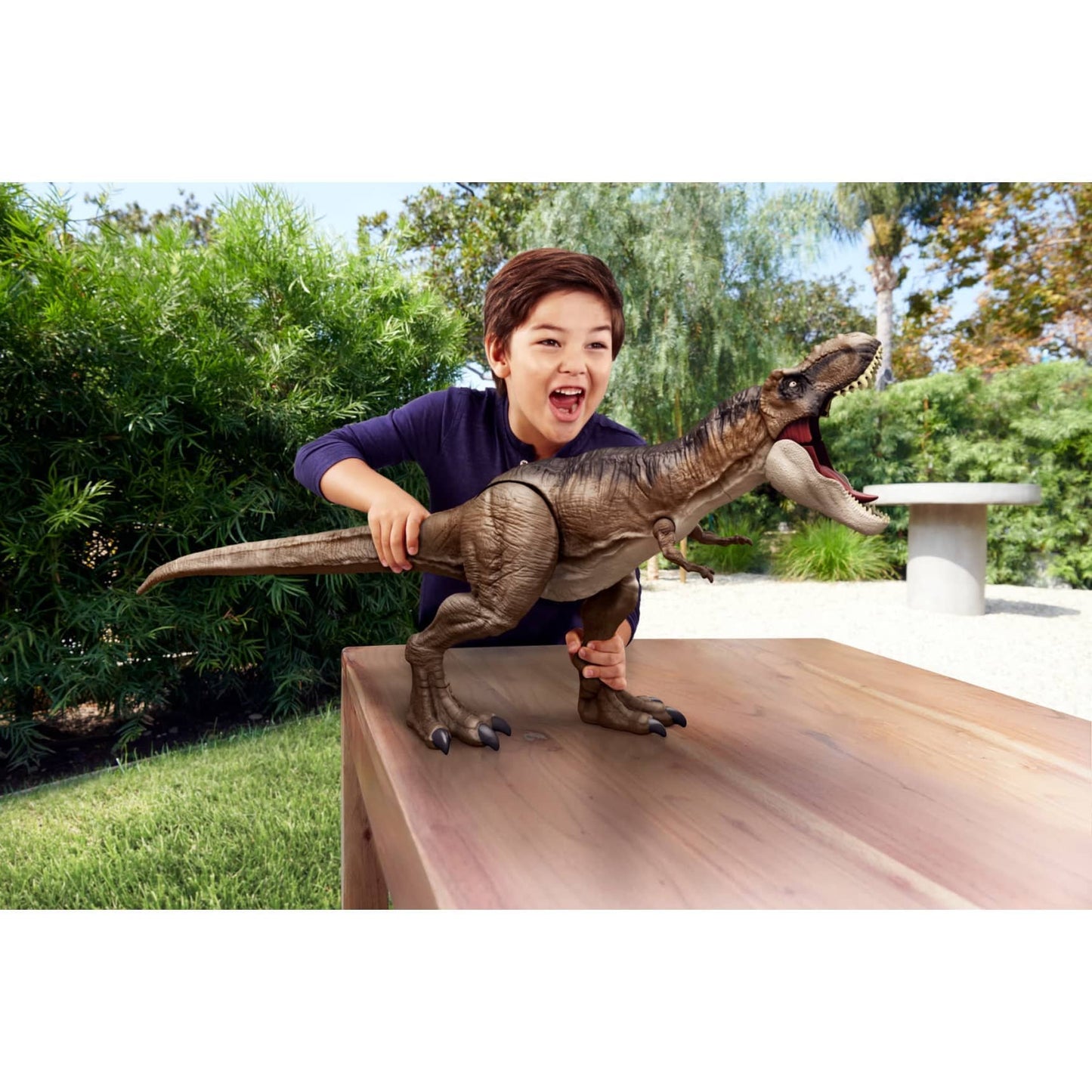 Jurassic World -  Super Colossal Tyrannosaurus Rex Dinosaur Figure