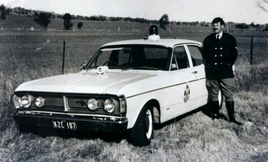 Scalextric -  C4365 Ford XY Falcon Police Car