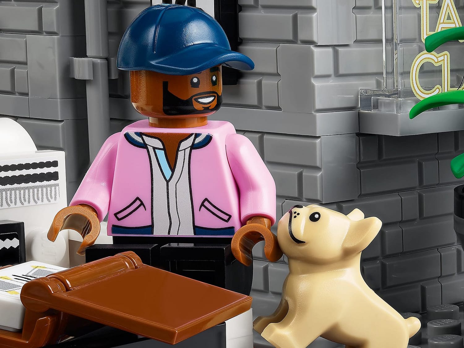 LEGO 10291 Queer Eye The Fab 5 Loft - ICONS - Image 21