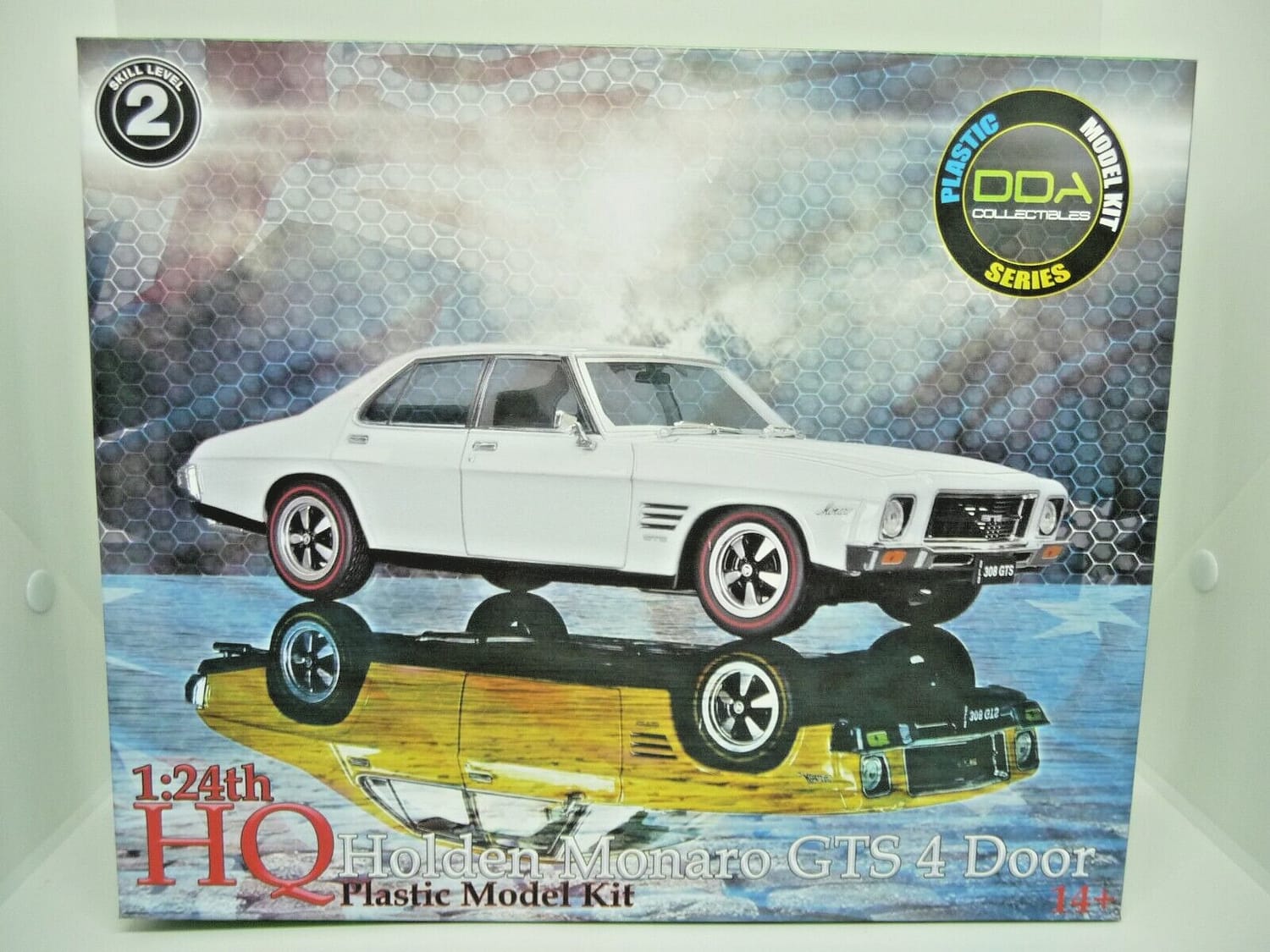 1:24 DDA HQ HOLDEN MONARO GTS 4 DOOR PLASTIC MODEL KIT OPENING BONNET W ENGINE