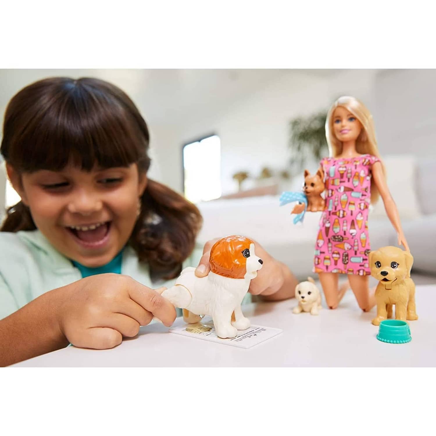 Barbie Doggy Daycare Doll & Pets Mattel - Image 2
