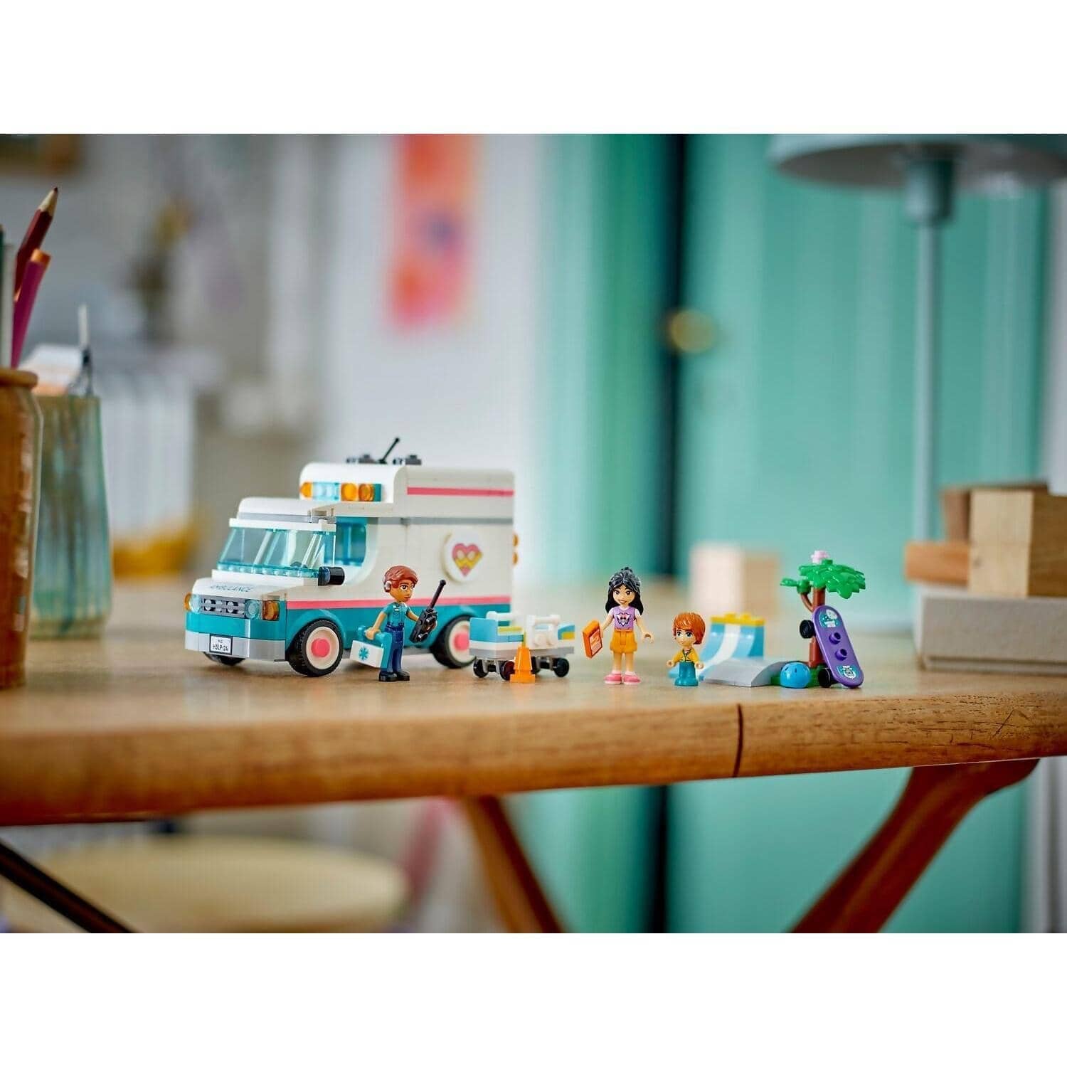 LEGO 42613 Heartlake City Hospital Ambulance - Friends - Image 9