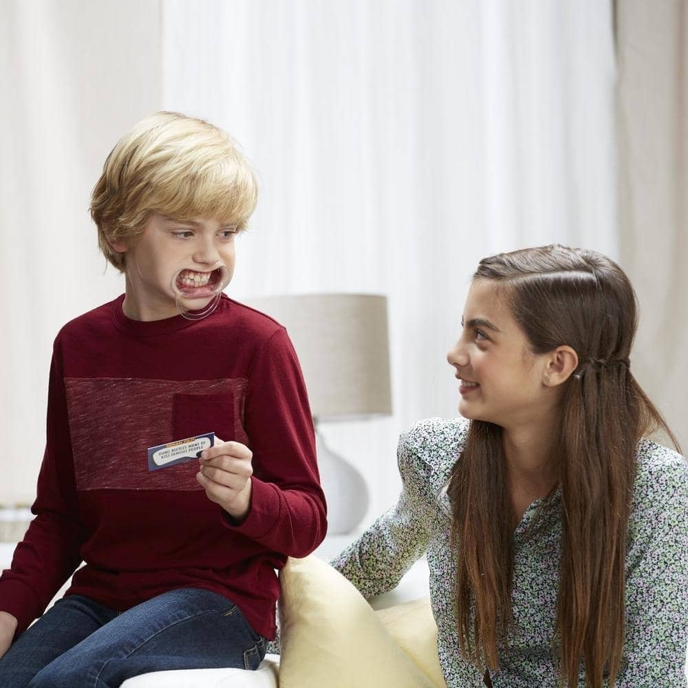 Hasbro Gaming - Speak Out Kids Vs Parents Game Hasbro - Image 10