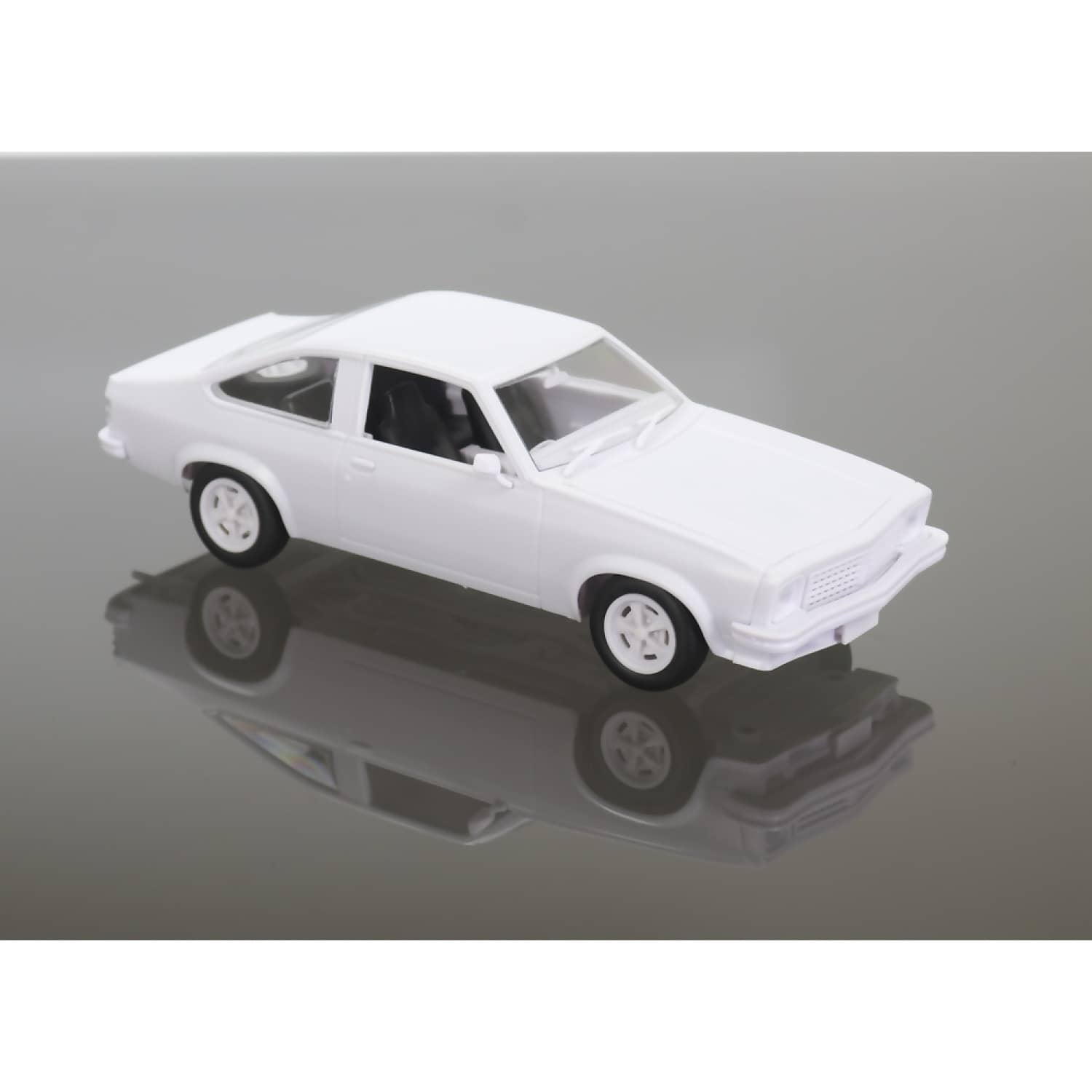 DDA Collectibles 1:24 Scale - LX SS Torana 6 Cylinder Sealed Body Opening Bonnet with Engine - Plastic Diecast Model Kit
