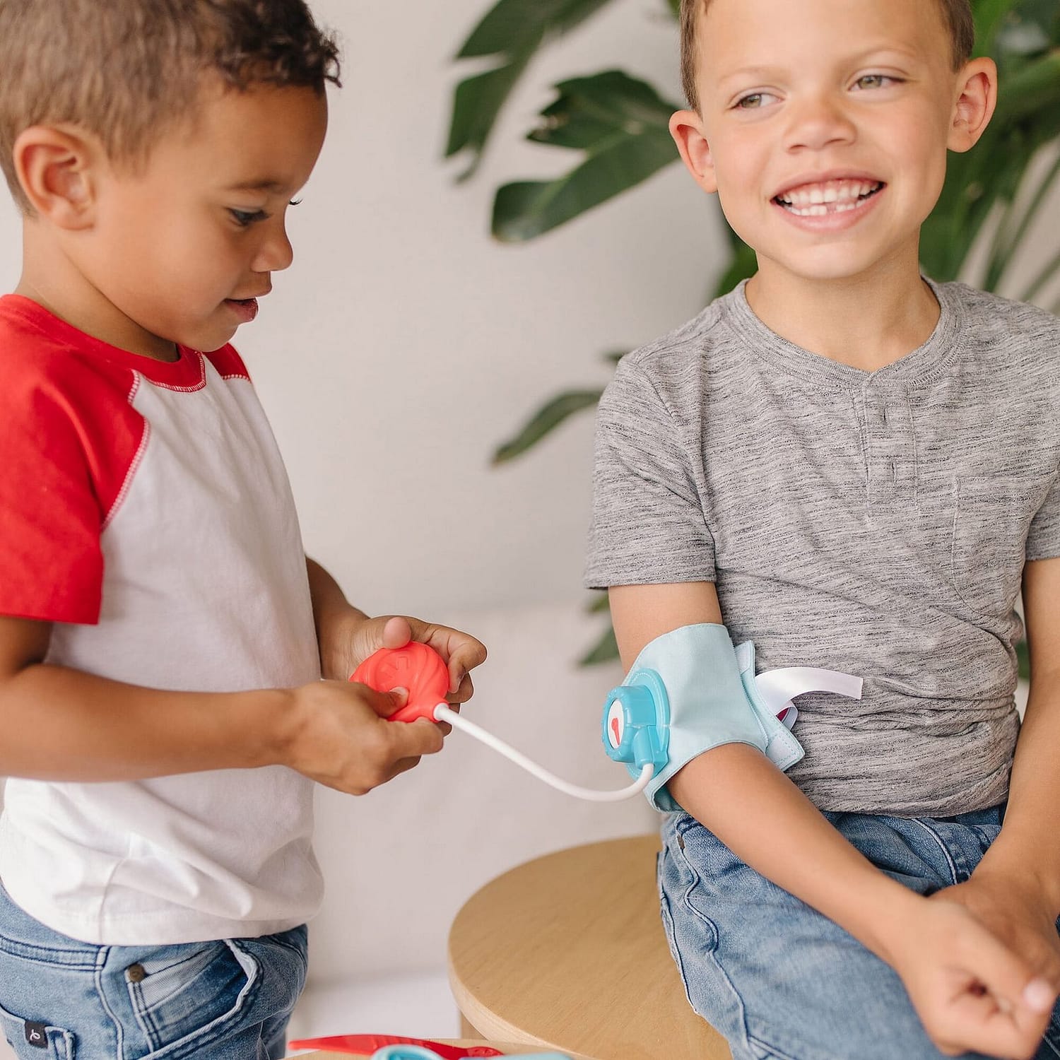 Melissa & Doug - Get Well Doctor's Kit Play Set - Image 2