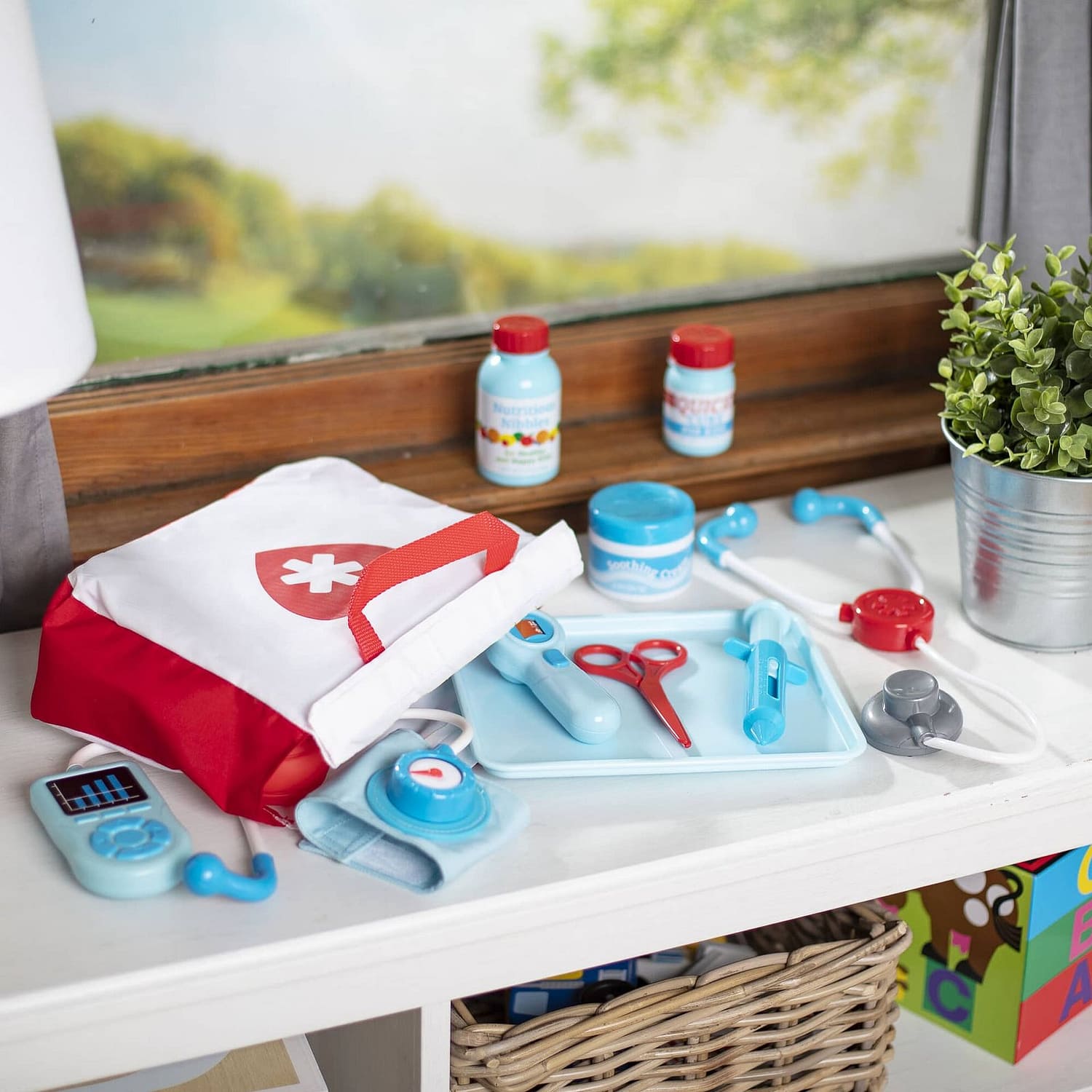 Melissa & Doug - Get Well Doctor's Kit Play Set - Image 4