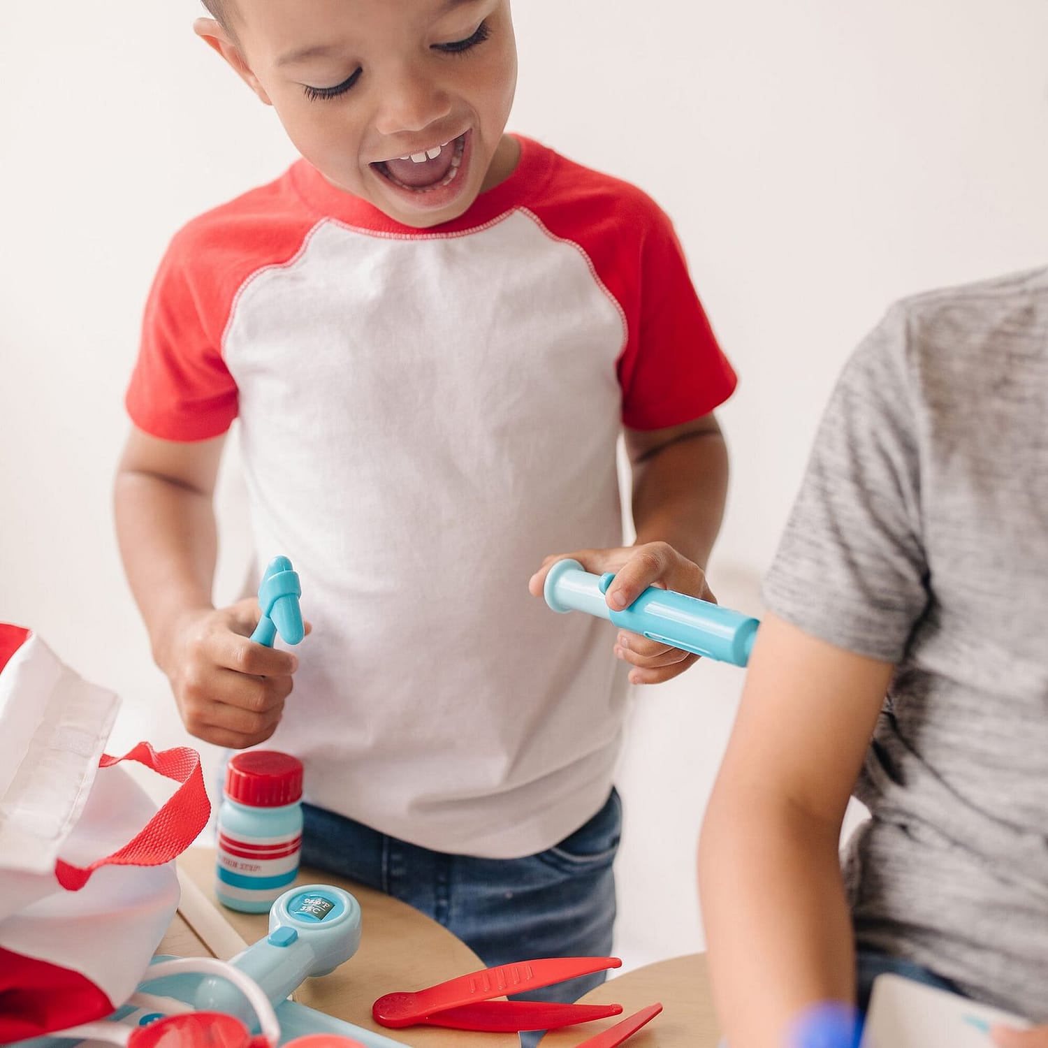 Melissa & Doug - Get Well Doctor's Kit Play Set - Image 5