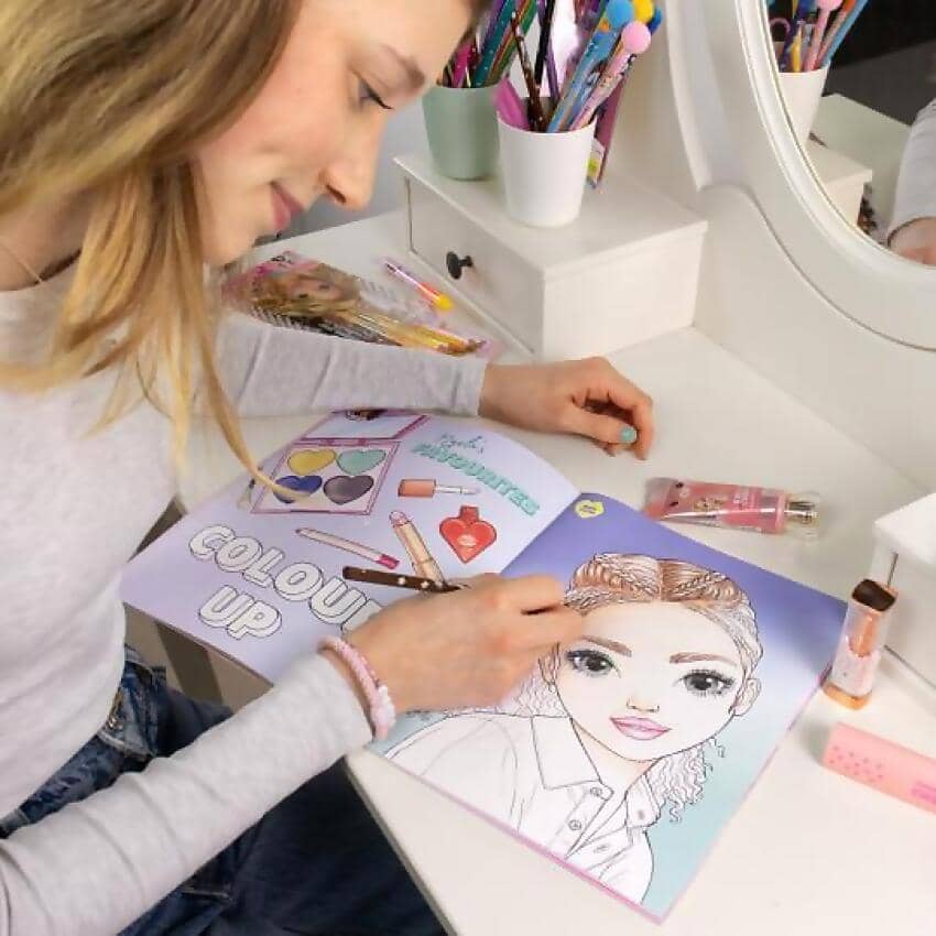 Topmodel - Colouring Book Beauty Fun - Image 6