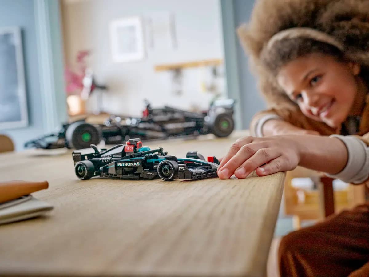 LEGO 77244 Mercedes-AMG F1® W15 Race Car - Speed Champions - Image 10