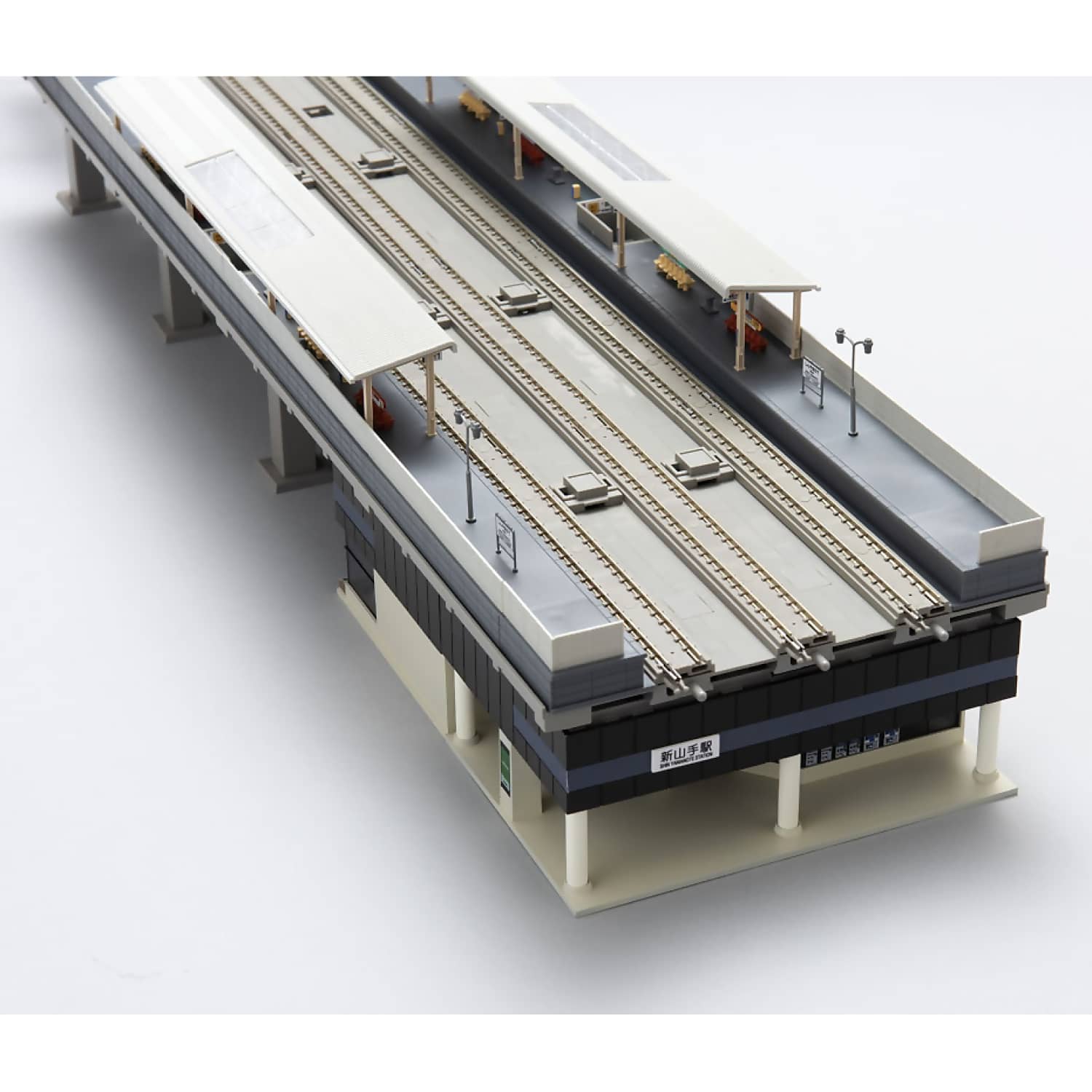 Tomix - Overhead Railway Station A with Ticket Gate N Scale - Model Railway Accessory - Image 3