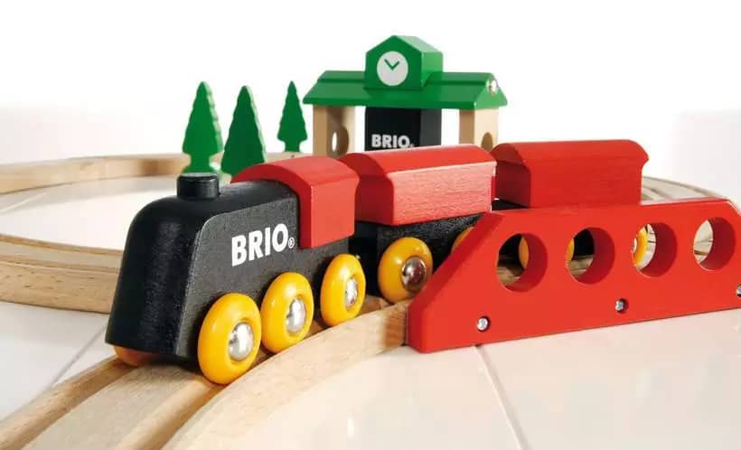 Brio Classic - Wooden Figure 8 Set - Image 2