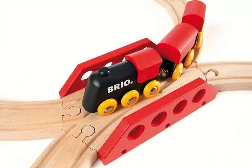 Brio Classic - Wooden Figure 8 Set - Image 4
