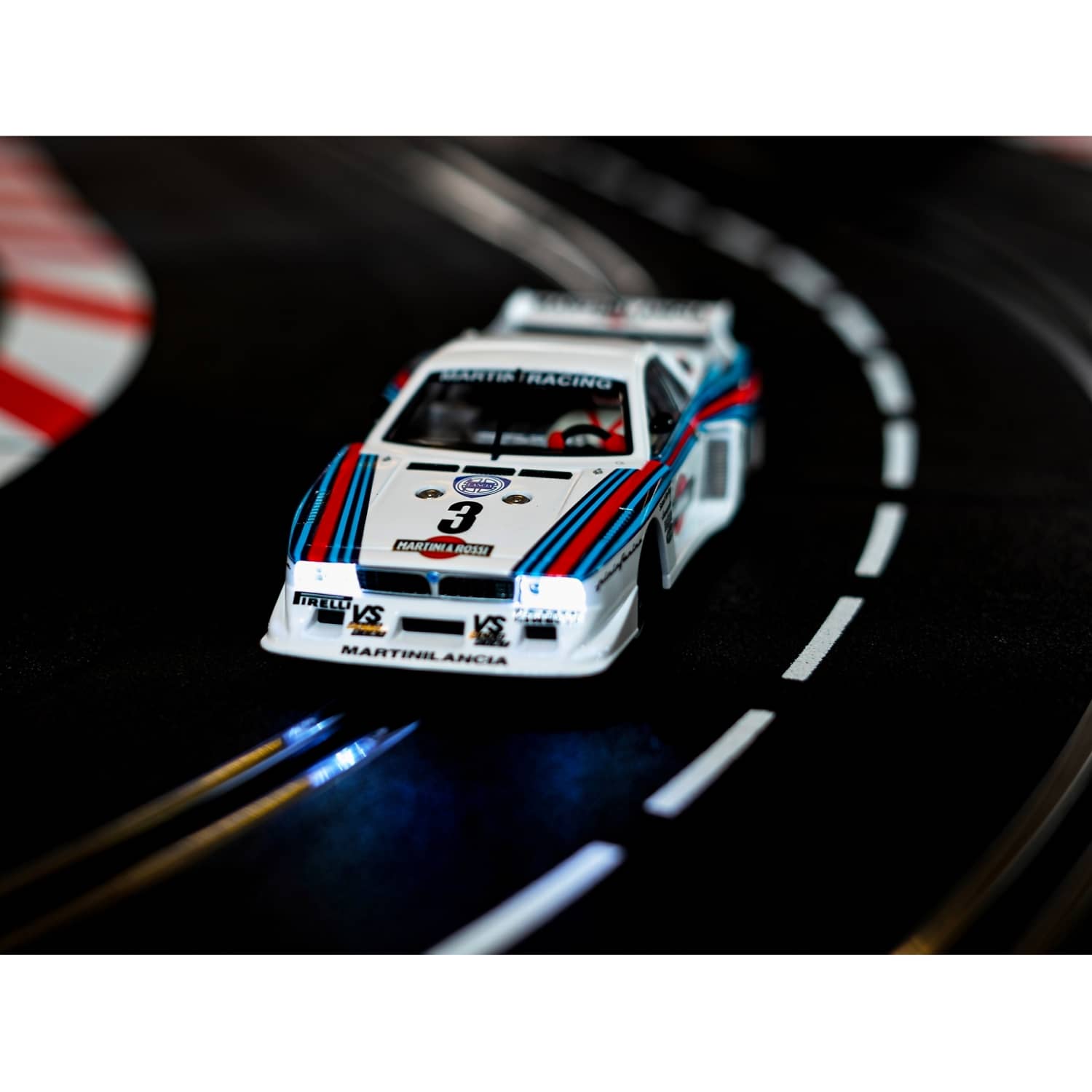 Carrera - Digital 1:32 Lancia Beta Montecarlo Turbo Lancia Martini Racing No.3 Daytona 1981 Slot Car Also Suits Scalextric - Image 3