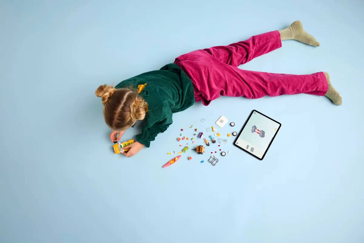 LEGO 42659 Friendship Road-Trip Travel Car - Friends - Image 9