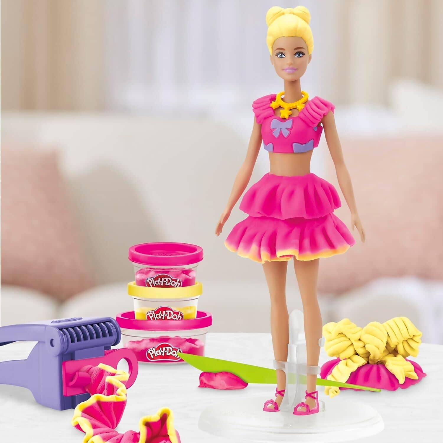 Play-Doh - Barbie Ruffles & Bows Doll Set - Hasbro - Image 2