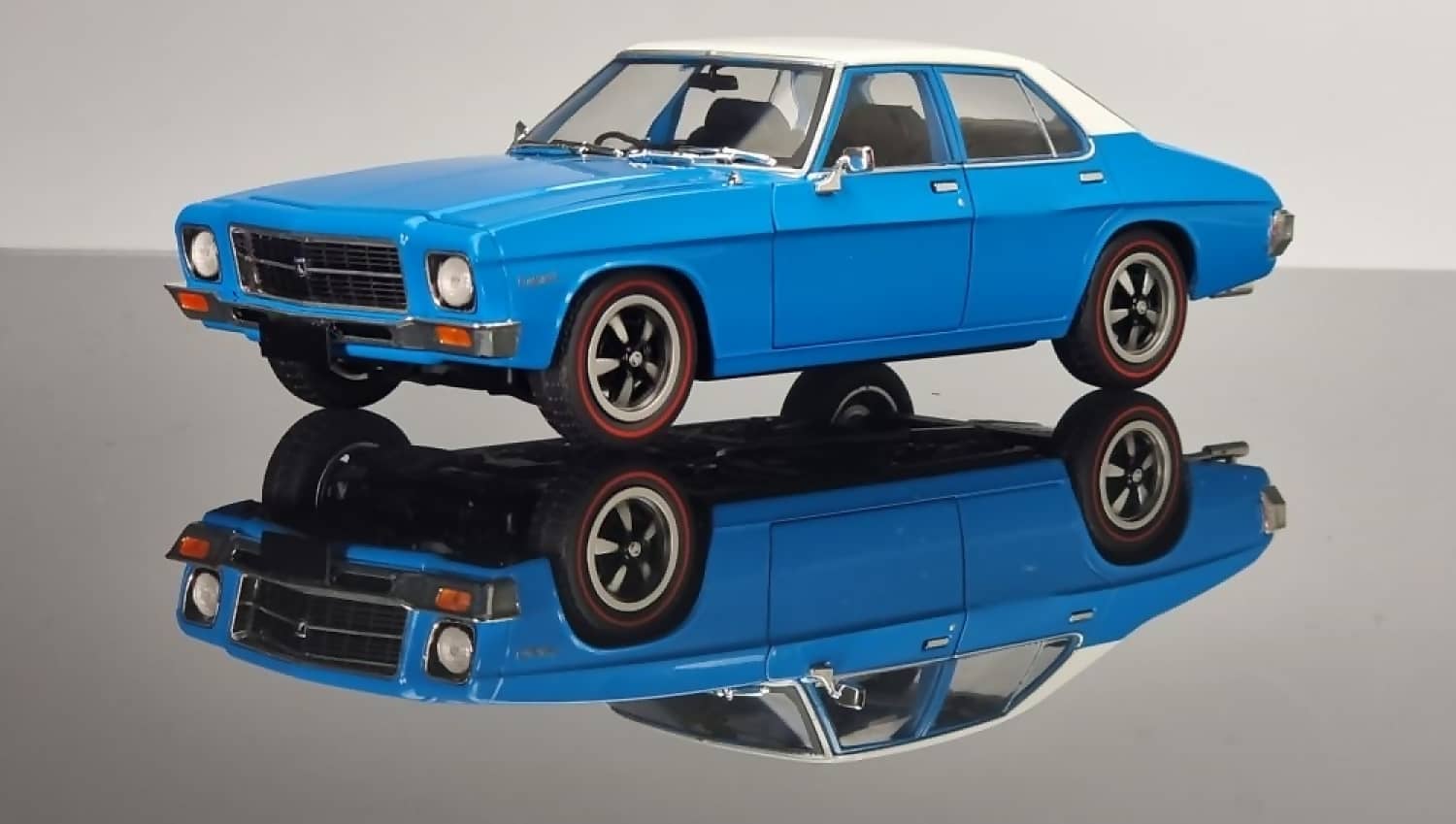 Dda 1:24 Super Blue Hq Kingswood