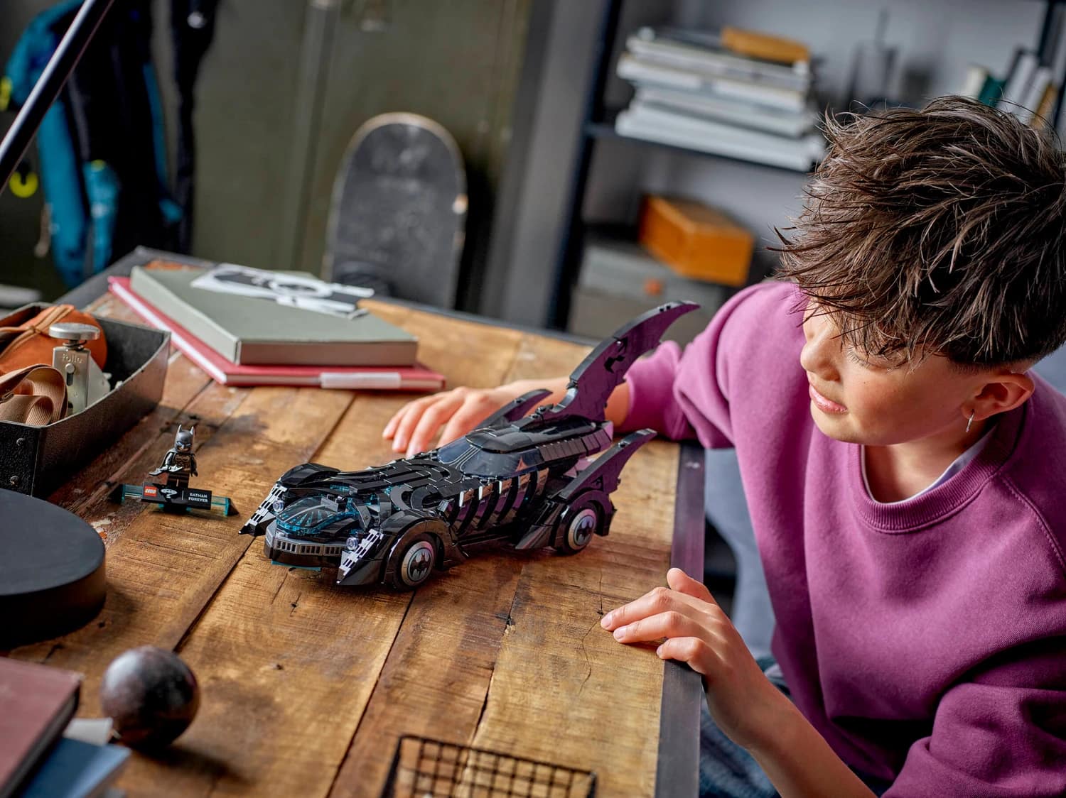 LEGO 76304 Batman Forever™ Batmobile™ - DC Super Heroes - Image 7