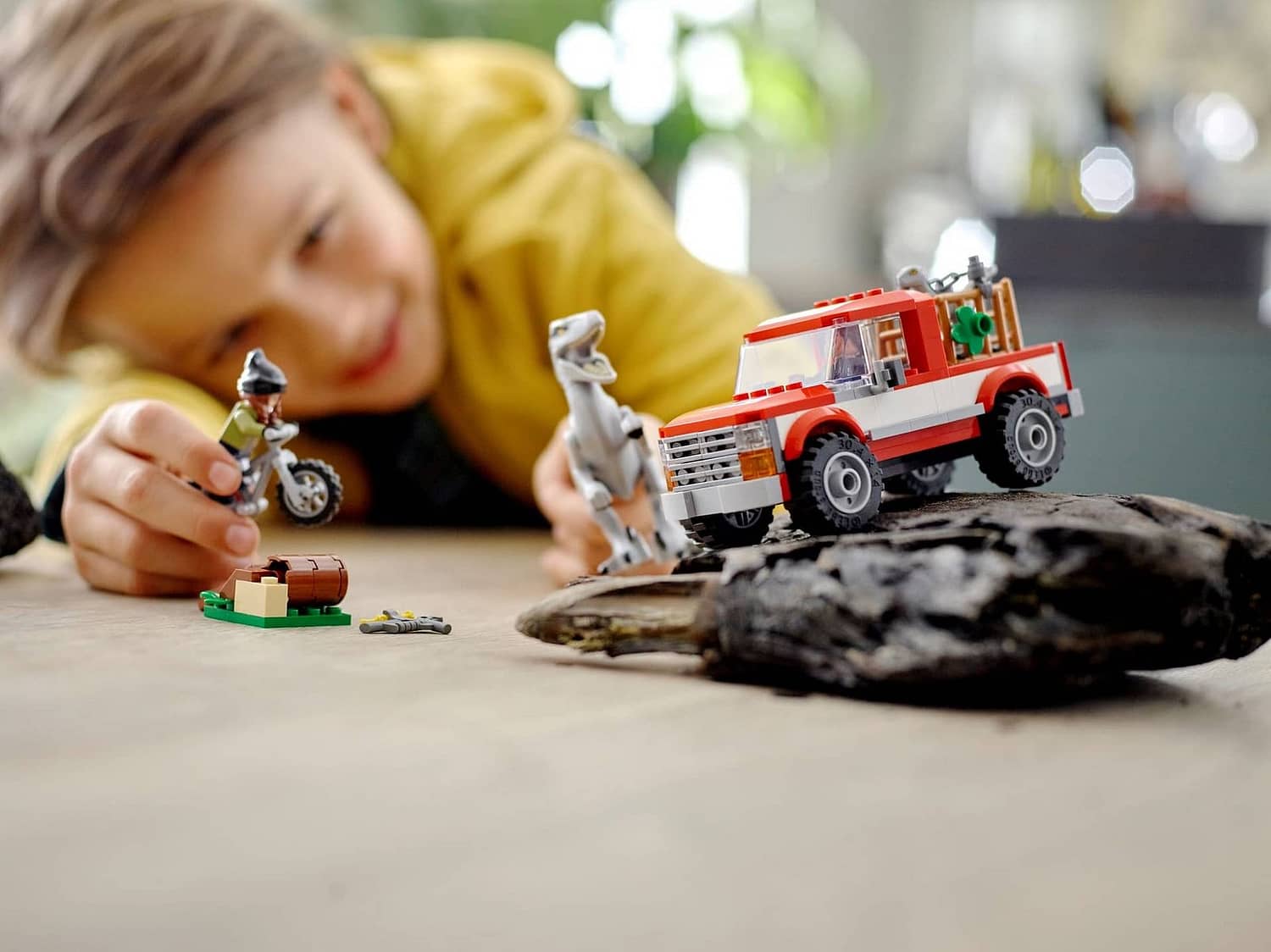 LEGO 76946 Blue & Beta Velociraptor Capture - Jurassic World - Image 4