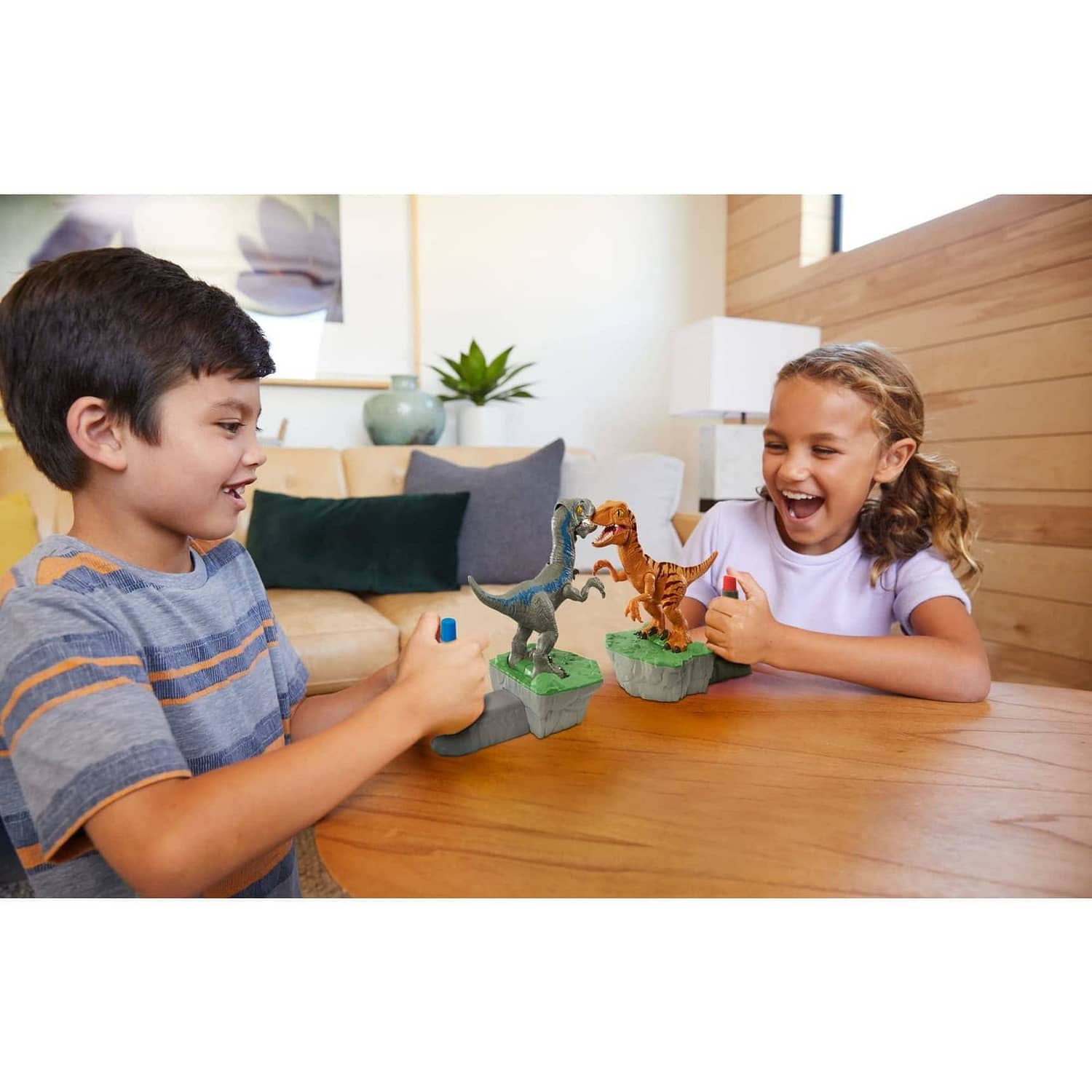 Jurassic World Rock Dominion Sock Em Robots Blue vs Atrociraptor Game - Mattel - Image 2